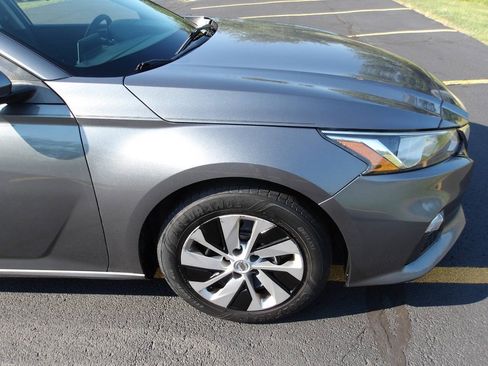 Used 2019 Nissan Altima 2.5 S FWD image 29