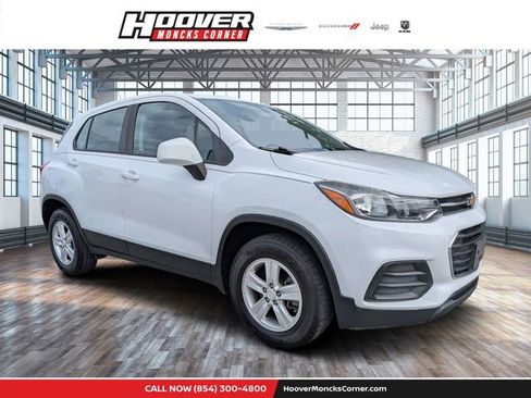 Used 2019 Chevrolet Trax LS AWD/4WD image 1