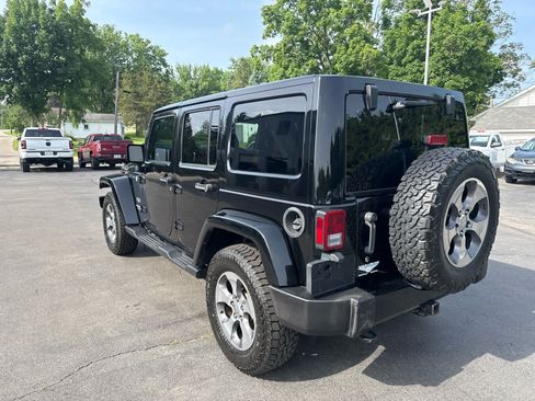 Used 2016 Jeep Wrangler Unlimited Sahara w/ Max Tow Package AWD/4WD image 5