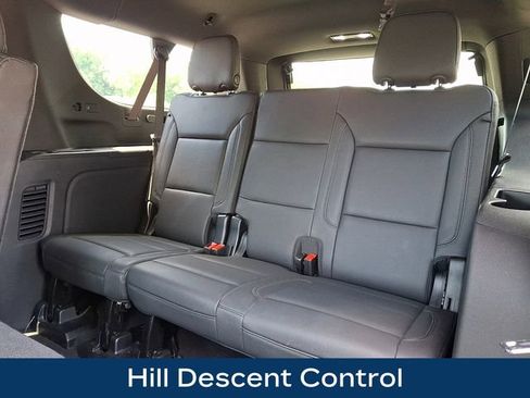 Used 2025 Chevrolet Suburban Z71 AWD/4WD image 21