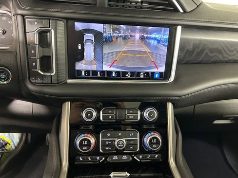 Used 2021 GMC Yukon Denali w/ Denali Premium Package AWD/4WD image 22