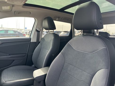 New 2026 Volkswagen Taos SE AWD/4WD image 9