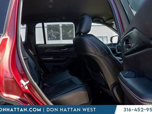 Used 2024 Jeep Grand Cherokee Altitude image 21