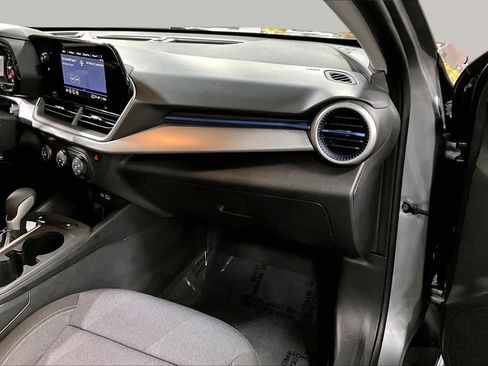 Used 2026 Chevrolet Trax LS FWD image 19