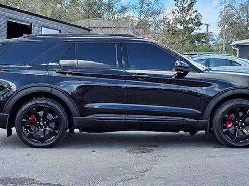 Used 2020 Ford Explorer ST w/ ST High-Performance Pack image 3