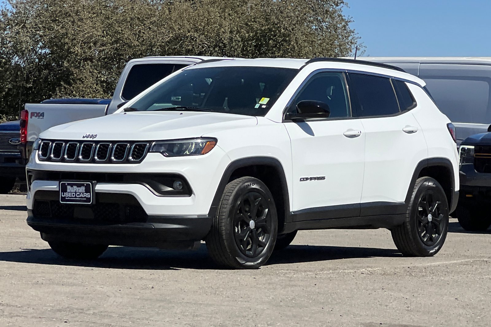 Used 2024 Jeep Compass Latitude AWD/4WD image 8