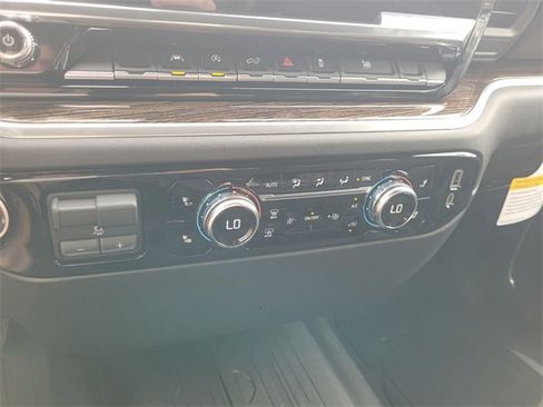 New 2026 GMC Sierra 1500 Elevation w/ LPO, Elevation Black Package image 23