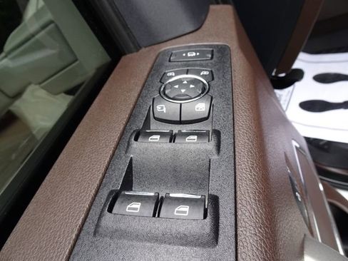 Used 2022 Ford F250 King Ranch w/ King Ranch Ultimate Package AWD/4WD image 13
