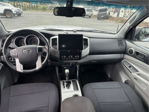 Used 2013 Toyota Tacoma Lifted Falken A/T Tires w/ SR5 Pkg image 11