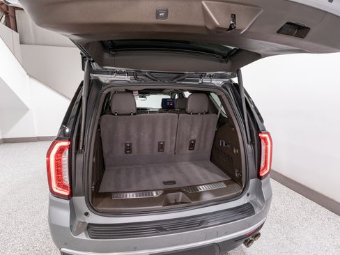 Used 2024 GMC Yukon Denali w/ Denali Reserve Package image 36