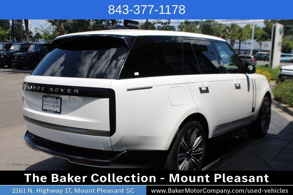Used 2024 Land Rover Range Rover SE AWD/4WD image 5