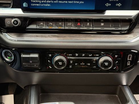 Used 2022 Chevrolet Silverado 1500 LTZ image 28