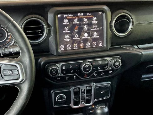 Used 2018 Jeep Wrangler Unlimited Sahara w/ Dual Top Group AWD/4WD image 9