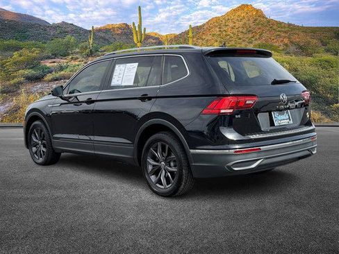 Used 2023 Volkswagen Tiguan SE w/ Panoramic Sunroof Package image 7