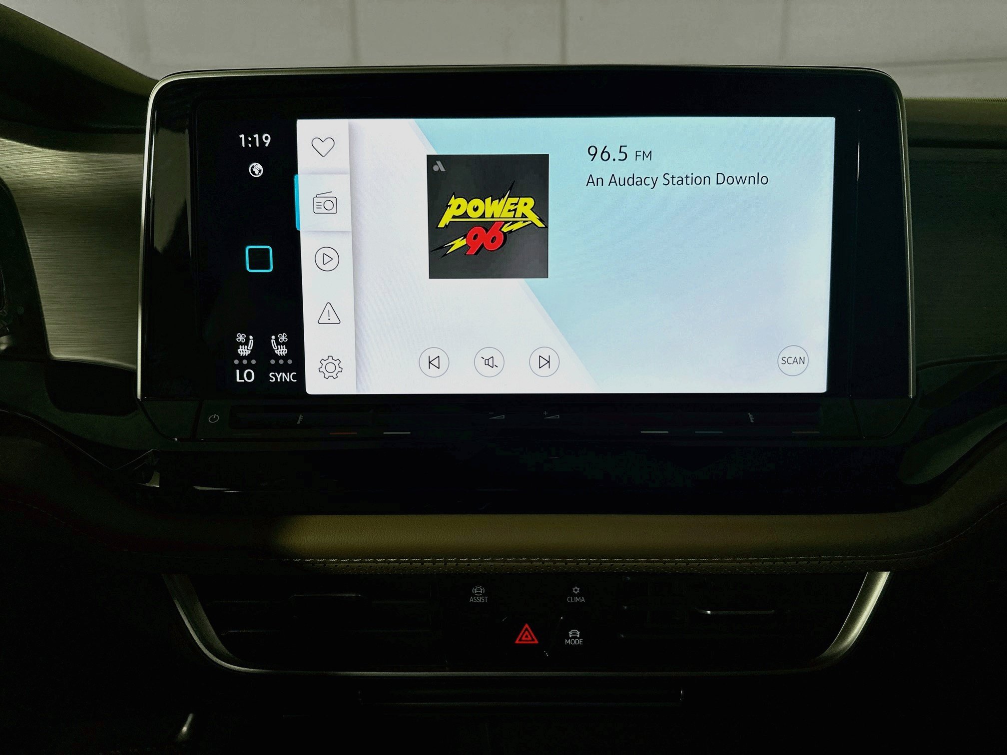 Used 2024 Volkswagen Atlas Cross Sport SE FWD image 24