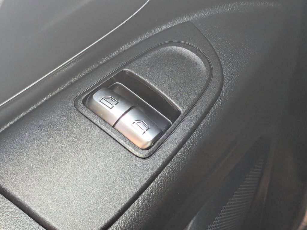 Used 2023 Mercedes-Benz Metris Passenger image 11