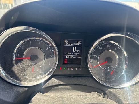 Used 2013 Chrysler Town & Country Touring FWD image 12