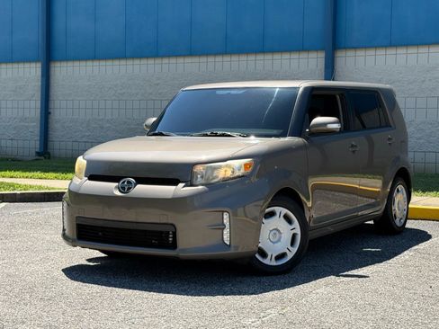 Used 2013 Scion xB FWD image 3