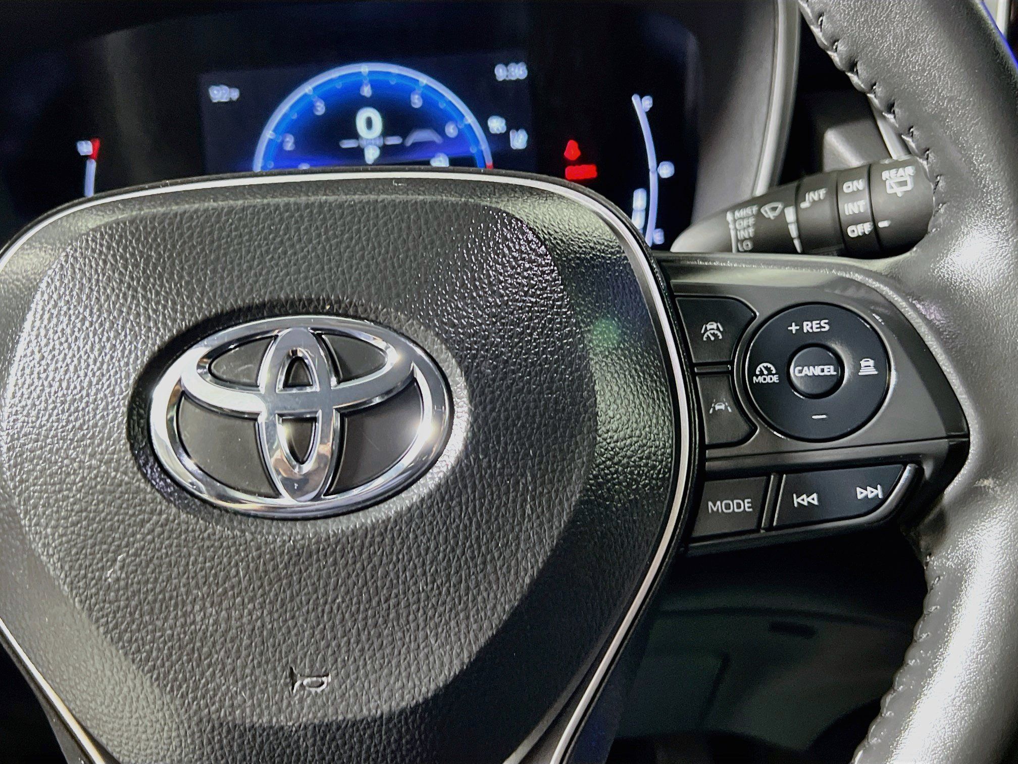 Used 2025 Toyota Corolla Cross XLE AWD/4WD image 20