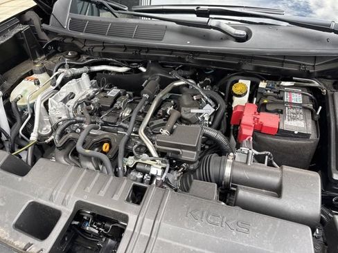 Used 2025 Nissan Kicks SR w/ SR Premium Package AWD/4WD image 27