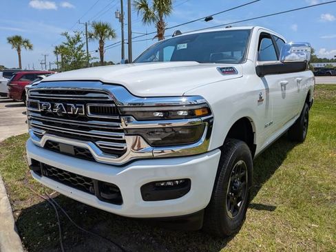 New 2025 RAM 3500 Laramie AWD/4WD image 8