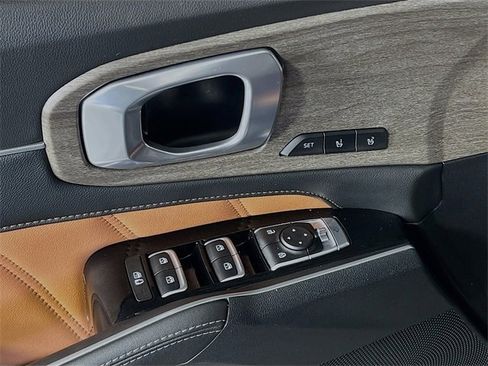 Used 2022 Kia Sorento SX Prestige w/ Rust Color Package image 11