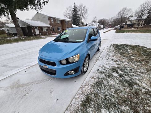 Used 2014 Chevrolet Sonic LT w/ Fun and Sun Package image 3