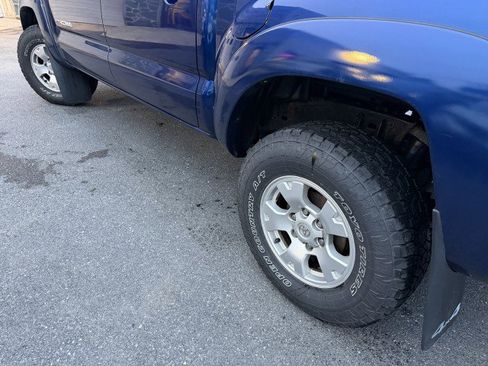 Used 2014 Toyota Tacoma 4x4 Double Cab w/ SR5 Package image 28