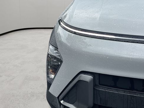 Certified 2024 Hyundai Kona SE FWD image 10