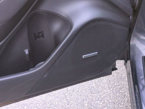 Used 2022 Subaru Forester Touring image 13