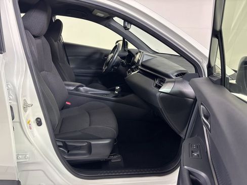 Used 2018 Toyota C-HR XLE image 12
