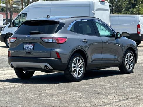 Certified 2022 Ford Escape SEL w/ Technology Package FWD image 3