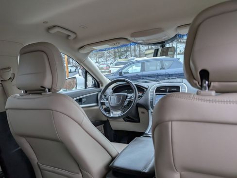 Used 2020 Lincoln Nautilus Premier w/ Equipment Group 101A image 25