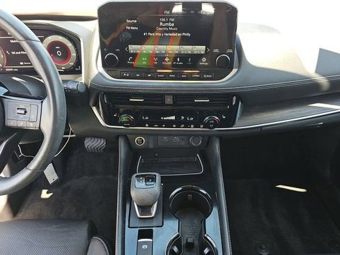 Used 2023 Nissan Rogue Platinum AWD/4WD image 9