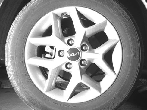 Used 2025 Kia Soul LX w/ LX Technology Package image 15