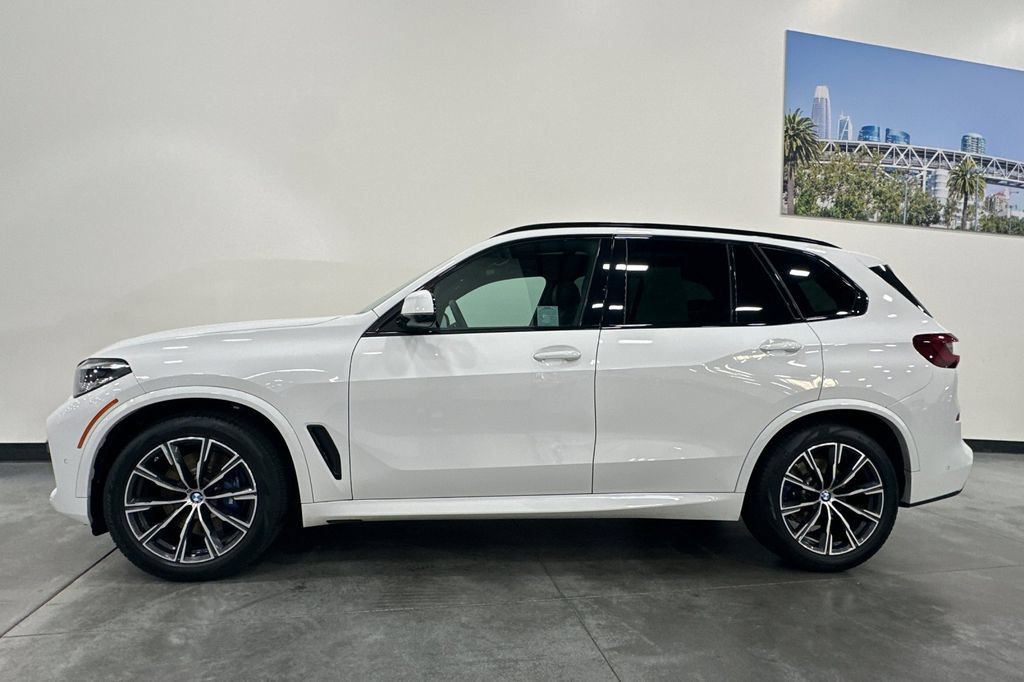 Certified 2023 BMW X5 xDrive40i w/ M Sport Package AWD/4WD image 7