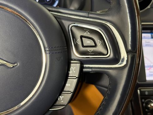 Used 2012 Jaguar XJ L image 28