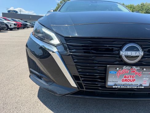 Used 2024 Nissan Altima 2.5 SV FWD image 6
