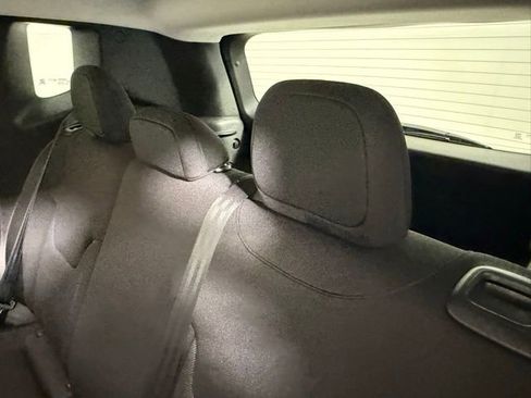 Used 2023 Jeep Renegade Latitude image 38