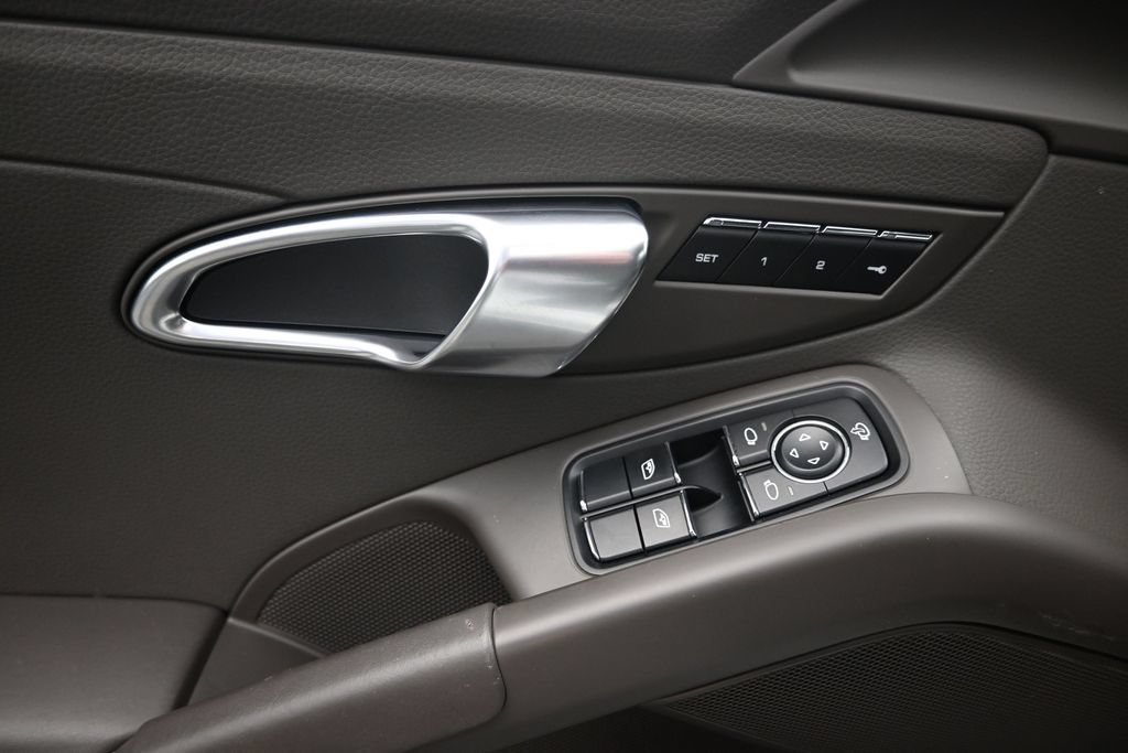 Certified 2019 Porsche 718 Cayman S RWD image 11