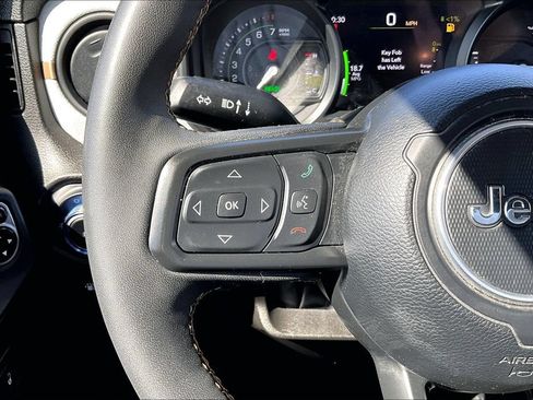 Used 2024 Jeep Wrangler Unlimited w/ Convenience Group AWD/4WD image 18