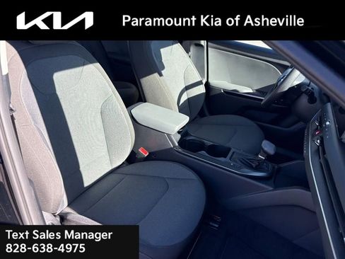 New 2025 Kia K4 LXS image 16