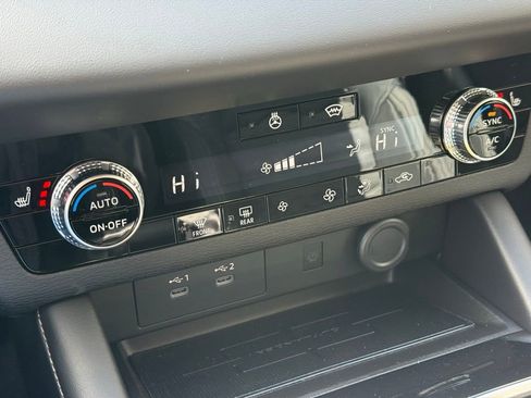 New 2026 Mitsubishi Outlander SE AWD/4WD image 16