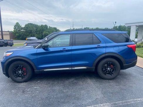 Used 2023 Ford Explorer XLT w/ Equipment Group 202A RWD image 4