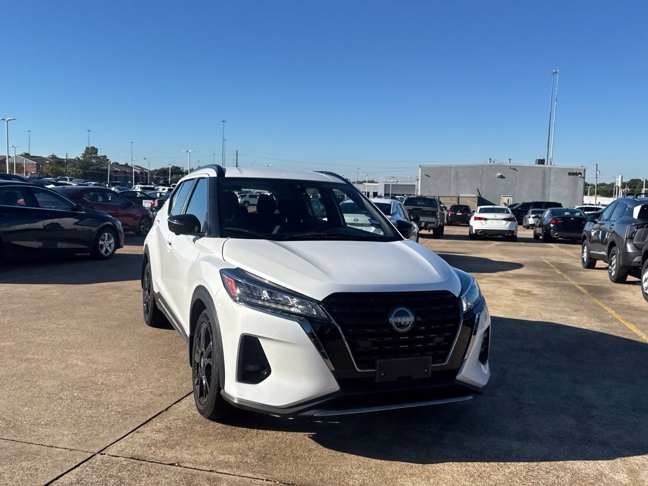 Certified 2023 Nissan Kicks SR w/ Exterior Package FWD image 4