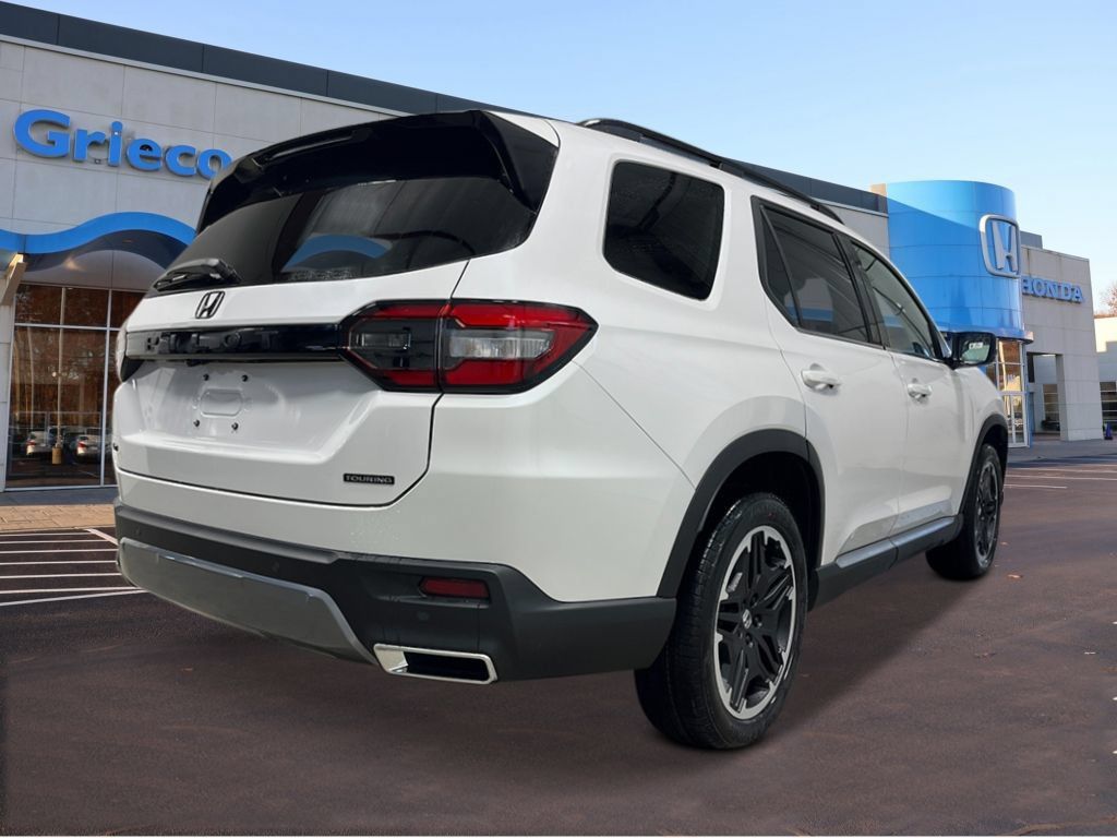 New 2026 Honda Pilot Touring image 5