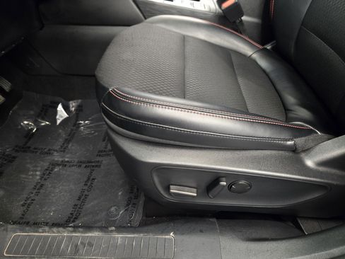 Certified 2025 Ford Escape ST-Line image 24