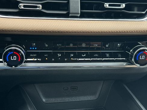 New 2026 Chevrolet Equinox ACTIV w/ Convenience Package III image 19