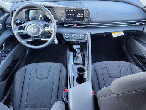 New 2026 Hyundai Elantra SE FWD image 12