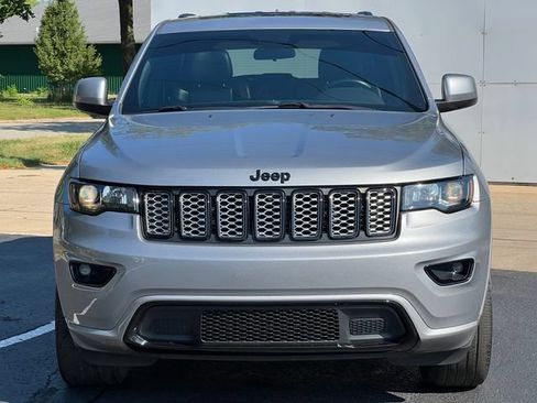 Used 2021 Jeep Grand Cherokee Laredo X AWD/4WD image 42
